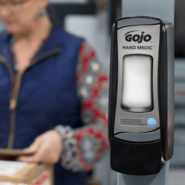 Crema hidratanta profesionala pentru ingrijirea mainilor Gojo Hand Medic ADX 685ml,  hidrateaza si previne uscarea si craparea pielii