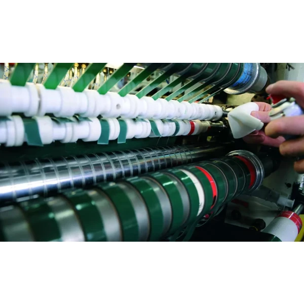 Spray indepartare adeziv 200ml, tesa® Adhesive Remover 60042, îndepărteaza urme și reziduuri de adezivi, benzi adezive, lipici și etichete