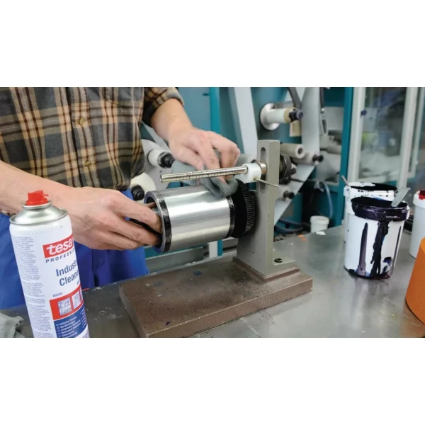 Spray de curatare/degrasare industrial, 500ml, tesa® Industry Cleaner 60040, pentru ceara, ulei, grăsimi, reziduuri din cauciuc şi silicon