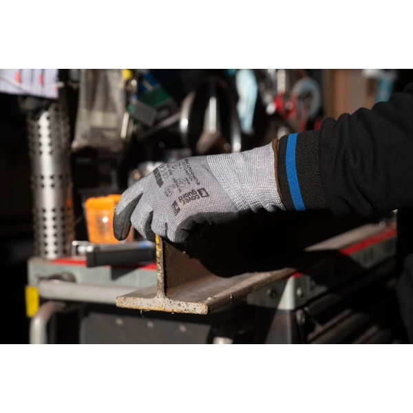 Manusi de protectie cu rezistenta la taiere F, protectie la temperatura 100°C pentru 15 sec, EUROCUT P600, gri, imersie PU, EN 388 : 4X44F, 10 perechi/pachet, Coverguard