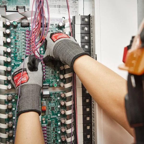 Manusi Milwaukee inalta dexteritate, smartswipe - compatibile cu dispozitive touchscreen, cu rezistenta la taiere nivel C - Marimi S,M,L,XL,XXL