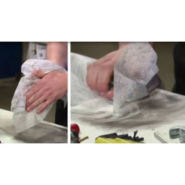 Lavete umede abrazive GOJO® Scrubbing Wipes, pentru curatarea mainilor si suprafetelor acoperite cu vaselina, ulei, vopsea, silicon si murdarie dificila, galetusa cu 70 de lavete impregnate, dimensiune laveta  300 x 250mm