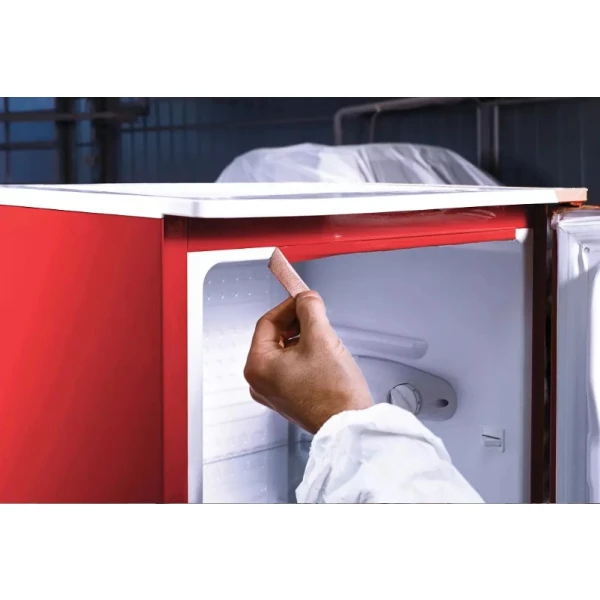 Banda de mascare din hartie tesa® 4341, 38mm x 50m, usor creponata, pentru de metal, cauciuc, sticlă și plastic, rezistenta la 140 °C, adecvata pentru vopsire in camp electrostatic