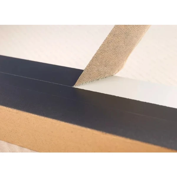 Banda de mascare din hartie tesa® 4341, 38mm x 50m, usor creponata, pentru de metal, cauciuc, sticlă și plastic, rezistenta la 140 °C, adecvata pentru vopsire in camp electrostatic