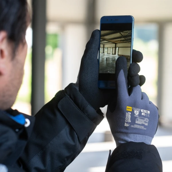 Manusi de protectie imersate in spuma de nitril, EUROLITE MAX25, aderenta, rezistenta ridicata la abraziune, adaptare la forma mainii dupa 3-5 minute, certificat OEKO-TEX Standard 100