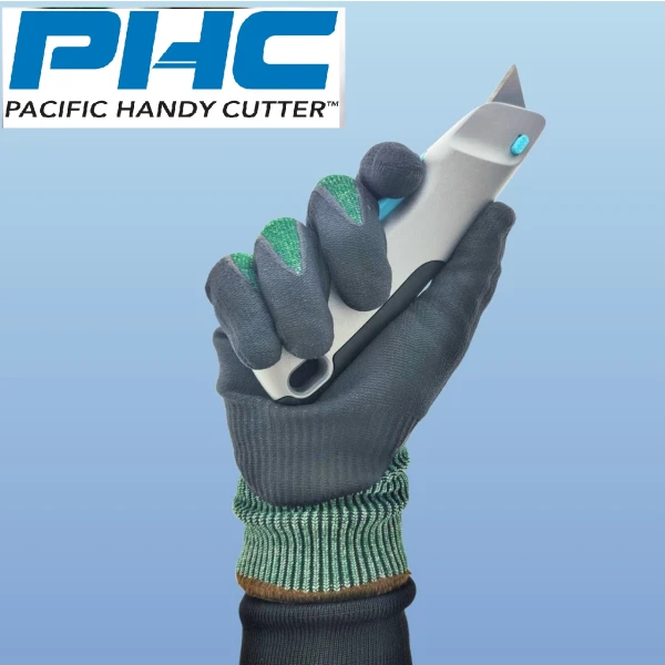 Cutter cu lama din otel-carbon, autoretractabila, VICTA smart-retract safety knife, maner metalic si lama inteligenta ce se retrage imediat ce lama pierde contactul cu materialul de taiat