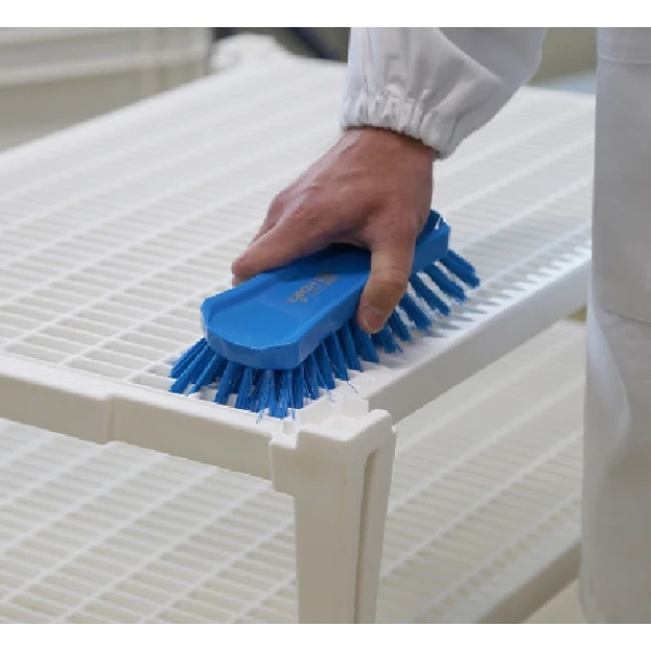 Perie de mana, 23 x 10 cm, ergonomica, duritate mare- peri duri, albastra, rezistenta la 121 °C, autoclavare,  pentru industria alimentara, certificata HACCP, FDA