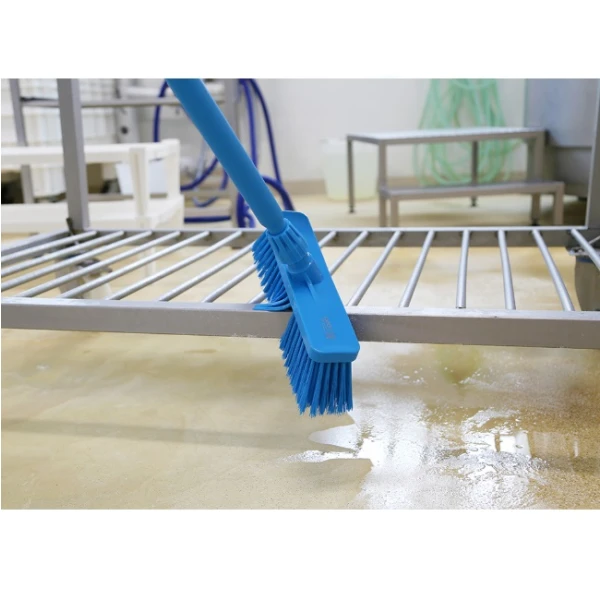 Matura inclinata, duritate mare, alba, 30 cm, cu peri duri IGEAX 1038, termorezistenta, autoclavare la 121 °C, pentru industria alimentara, certificata HACCP, FDA