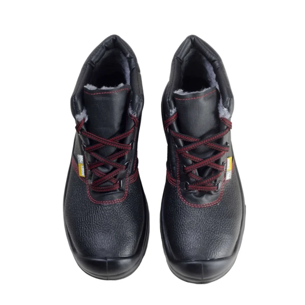 Bocanci Sirin Bastus S3 CI SRC with synthetic fur, abrasion resistance, PU 2D material, bellows type - doubled with spongy material, and lacing through perforations consolidated with metal eyelets.