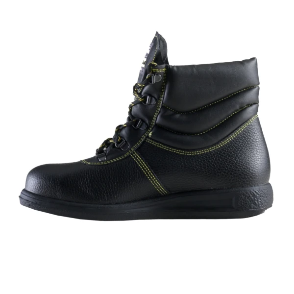 Bocanci Sirin Durazis S2 HI HRO SRC -  material rezistent la abraziune, asigură aerisirea piciorului, lipită din cauciuc nitrilic, tip burduf, dublată cu material spongios, înșiretare prin perforații consolidate cu capse metalice