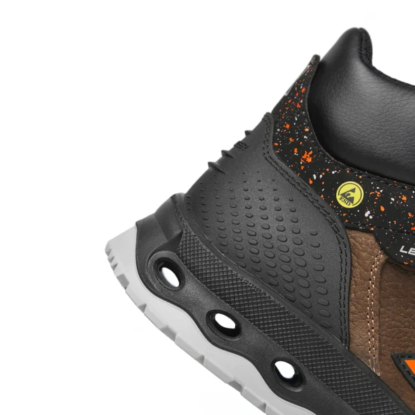 Bocanci Exena Uranus S3 ESD SRC din material textil perforat rezistent la abraziune cu tehnologie Energy PU 2D și limbă tip burduf dublată cu material spongios.