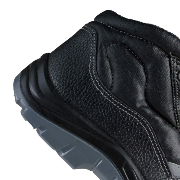 Bocanci Prime 545 S3 SRC Material textil perforat; rezistent la abraziune; asigură aerisirea piciorului PU 2D Insiretare prin perforatii consolidate cu capse metalice Da