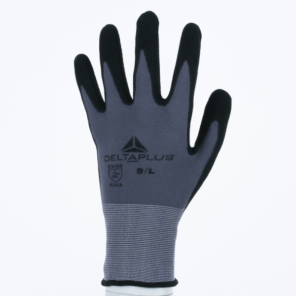 Mănușă tricotată cu strat protector - Poliamidă, Spandex - Polimer apă neted - Calibru : 15, culori: Gri-Negru